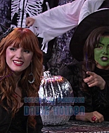 Shake_It_Up_S02E04_Beam_It_Up_1080p_BTD_000531.jpg