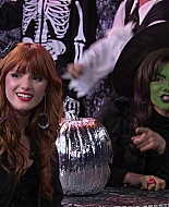 Shake_It_Up_S02E04_Beam_It_Up_1080p_BTD_000532.jpg
