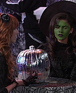 Shake_It_Up_S02E04_Beam_It_Up_1080p_BTD_000545.jpg