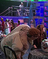 Shake_It_Up_S02E04_Beam_It_Up_1080p_BTD_000597.jpg