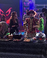 Shake_It_Up_S02E04_Beam_It_Up_1080p_BTD_000969.jpg
