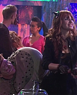 Shake_It_Up_S02E04_Beam_It_Up_1080p_BTD_000986.jpg