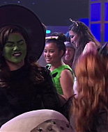 Shake_It_Up_S02E04_Beam_It_Up_1080p_BTD_000992.jpg