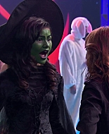 Shake_It_Up_S02E04_Beam_It_Up_1080p_BTD_001024.jpg