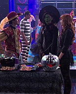 Shake_It_Up_S02E04_Beam_It_Up_1080p_BTD_001048.jpg