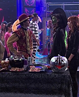 Shake_It_Up_S02E04_Beam_It_Up_1080p_BTD_001049.jpg