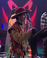 Shake_It_Up_S02E04_Beam_It_Up_1080p_BTD_001060.jpg