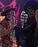 Shake_It_Up_S02E04_Beam_It_Up_1080p_BTD_001063.jpg