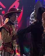 Shake_It_Up_S02E04_Beam_It_Up_1080p_BTD_001065.jpg