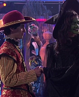 Shake_It_Up_S02E04_Beam_It_Up_1080p_BTD_001068.jpg