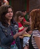 Shake_It_Up_S02E04_Beam_It_Up_1080p_BTD_001339.jpg