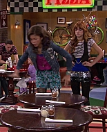 Shake_It_Up_S02E04_Beam_It_Up_1080p_BTD_001351.jpg