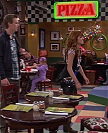 Shake_It_Up_S02E04_Beam_It_Up_1080p_BTD_001627.jpg