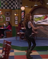 Shake_It_Up_S02E04_Beam_It_Up_1080p_BTD_001629.jpg