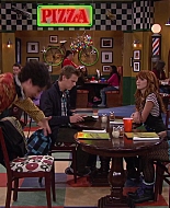 Shake_It_Up_S02E04_Beam_It_Up_1080p_BTD_001669.jpg