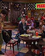 Shake_It_Up_S02E04_Beam_It_Up_1080p_BTD_001717.jpg