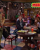 Shake_It_Up_S02E04_Beam_It_Up_1080p_BTD_001721.jpg