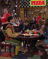 Shake_It_Up_S02E04_Beam_It_Up_1080p_BTD_001795.jpg