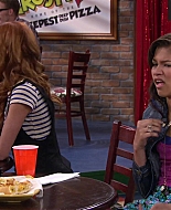 Shake_It_Up_S02E04_Beam_It_Up_1080p_BTD_001818.jpg
