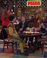 Shake_It_Up_S02E04_Beam_It_Up_1080p_BTD_001898.jpg