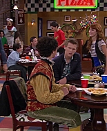 Shake_It_Up_S02E04_Beam_It_Up_1080p_BTD_001916.jpg