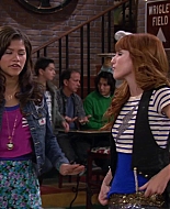 Shake_It_Up_S02E04_Beam_It_Up_1080p_BTD_001921.jpg
