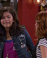 Shake_It_Up_S02E04_Beam_It_Up_1080p_BTD_001934.jpg