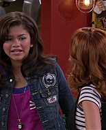Shake_It_Up_S02E04_Beam_It_Up_1080p_BTD_001936.jpg