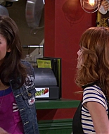 Shake_It_Up_S02E04_Beam_It_Up_1080p_BTD_001938.jpg