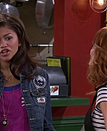 Shake_It_Up_S02E04_Beam_It_Up_1080p_BTD_001940.jpg