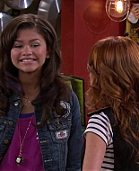 Shake_It_Up_S02E04_Beam_It_Up_1080p_BTD_001990.jpg