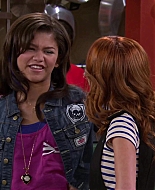 Shake_It_Up_S02E04_Beam_It_Up_1080p_BTD_002022.jpg