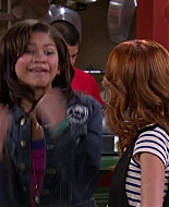 Shake_It_Up_S02E04_Beam_It_Up_1080p_BTD_002026.jpg