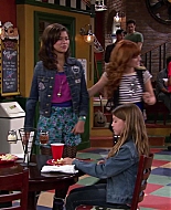 Shake_It_Up_S02E04_Beam_It_Up_1080p_BTD_002045.jpg