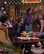 Shake_It_Up_S02E04_Beam_It_Up_1080p_BTD_002050.jpg