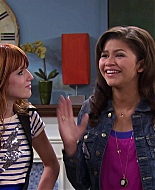 Shake_It_Up_S02E04_Beam_It_Up_1080p_BTD_002450.jpg