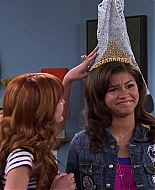 Shake_It_Up_S02E04_Beam_It_Up_1080p_BTD_002489.jpg