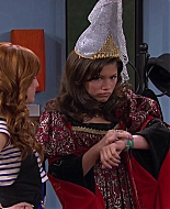 Shake_It_Up_S02E04_Beam_It_Up_1080p_BTD_002773.jpg