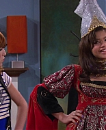 Shake_It_Up_S02E04_Beam_It_Up_1080p_BTD_002799.jpg