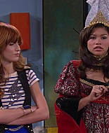 Shake_It_Up_S02E04_Beam_It_Up_1080p_BTD_002858.jpg
