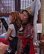Shake_It_Up_S02E04_Beam_It_Up_1080p_BTD_002872.jpg