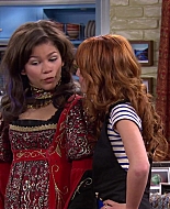 Shake_It_Up_S02E04_Beam_It_Up_1080p_BTD_002955.jpg