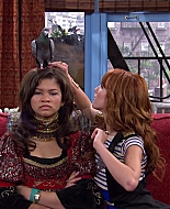 Shake_It_Up_S02E04_Beam_It_Up_1080p_BTD_002983.jpg