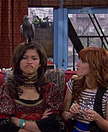 Shake_It_Up_S02E04_Beam_It_Up_1080p_BTD_003006.jpg