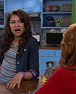 Shake_It_Up_S02E06_Review_It_Up_1080p_BTD_000203.jpg