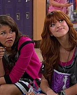 Shake_It_Up_S02E06_Review_It_Up_1080p_BTD_002021.jpg