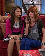 Shake_It_Up_S02E06_Review_It_Up_1080p_BTD_002142.jpg
