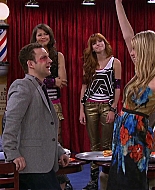 Shake_It_Up_S02E06_Review_It_Up_1080p_BTD_002748.jpg