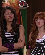 Shake_It_Up_S02E06_Review_It_Up_1080p_BTD_002956.jpg