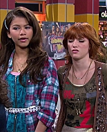 Shake_It_Up_S02E08_Auction_It_Up_1080p_BTD_000490.jpg